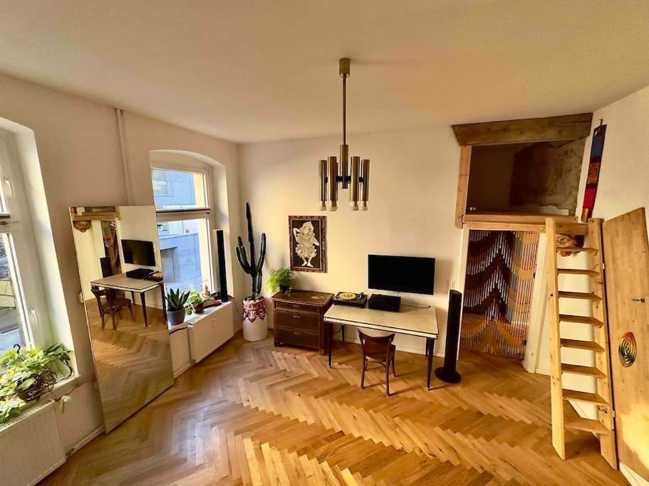 Berliner Altbaubauwohnung In Mitte * Berlino